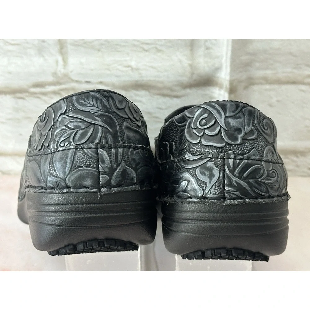 Spring‎ Step Professional Manila slip-on shoes in black embossed leather (6M)